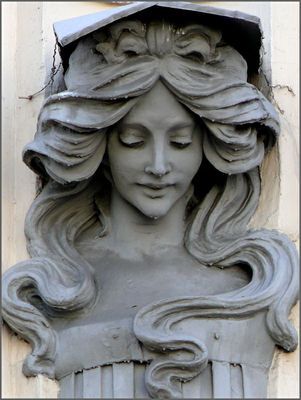 Women sculptures, Moscow, Russia