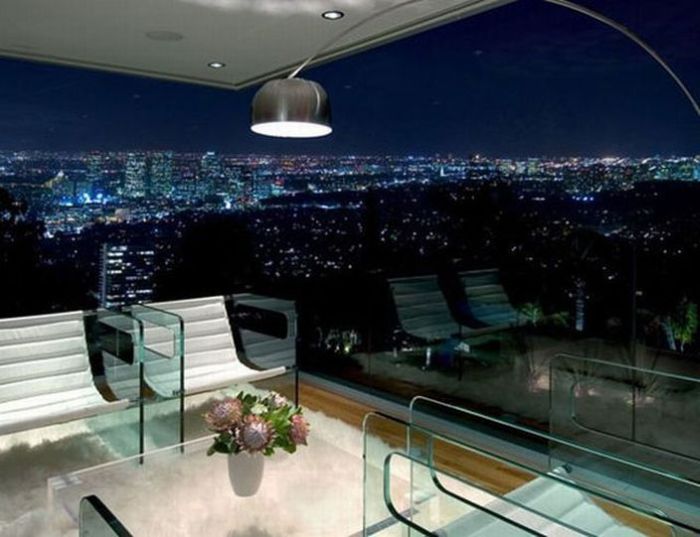 Hollywood living