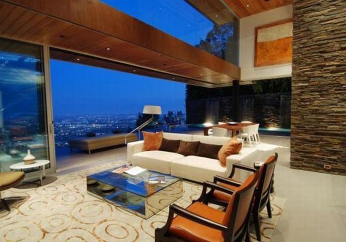 Hollywood living