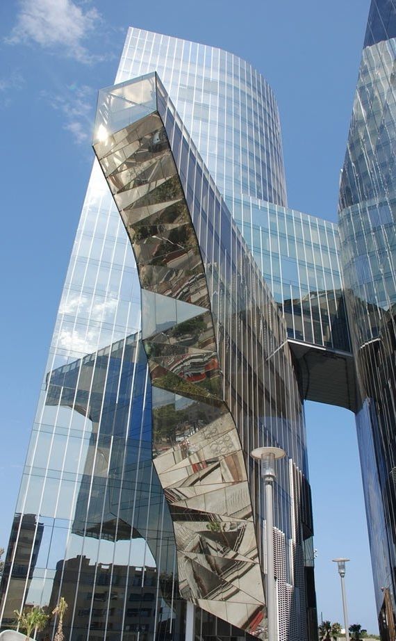 unusual buildings around the world