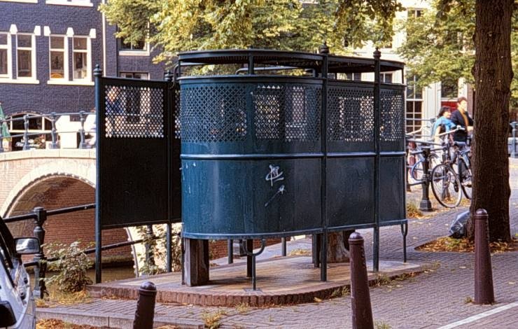 public toilets in different countries