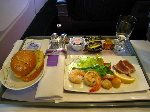 food offered in the first class on airplanes