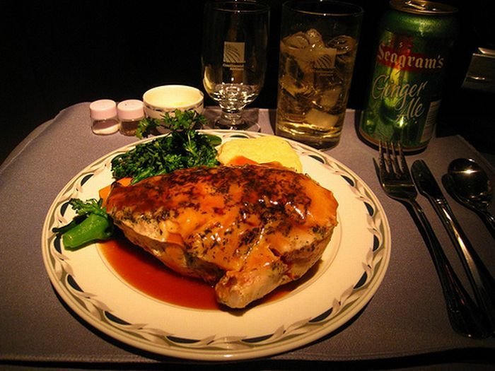 food offered in the first class on airplanes