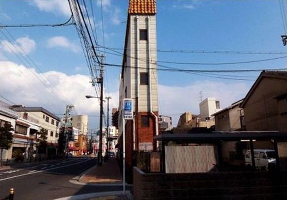 Thinnest buildings in Japan