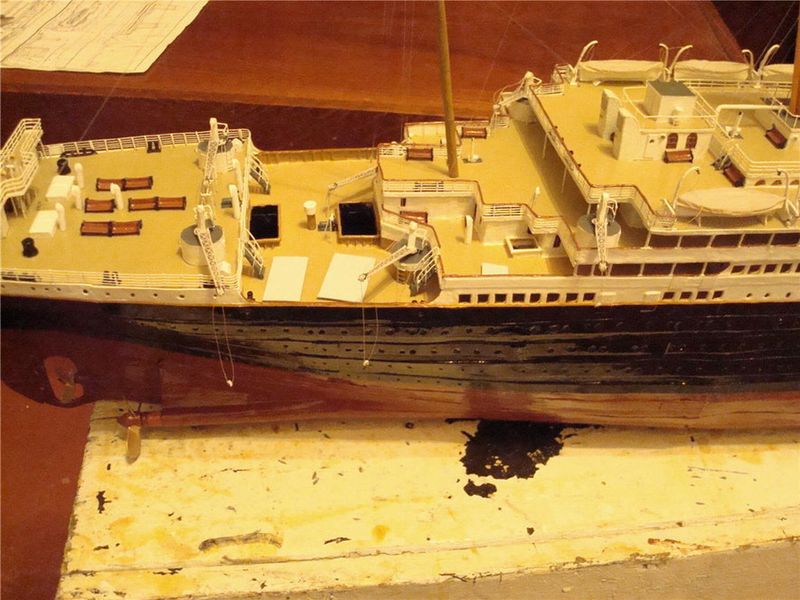 titanic paper model