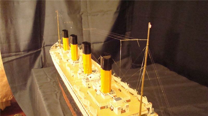 titanic paper model