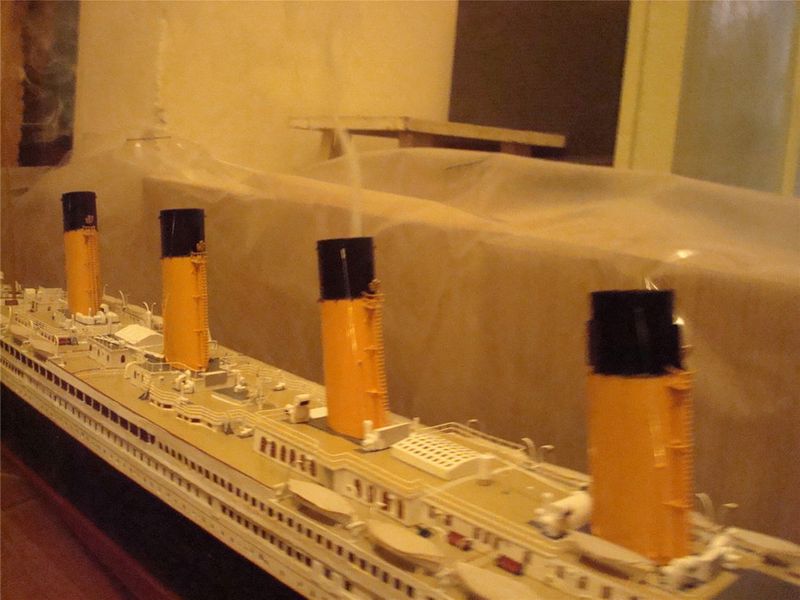 titanic paper model