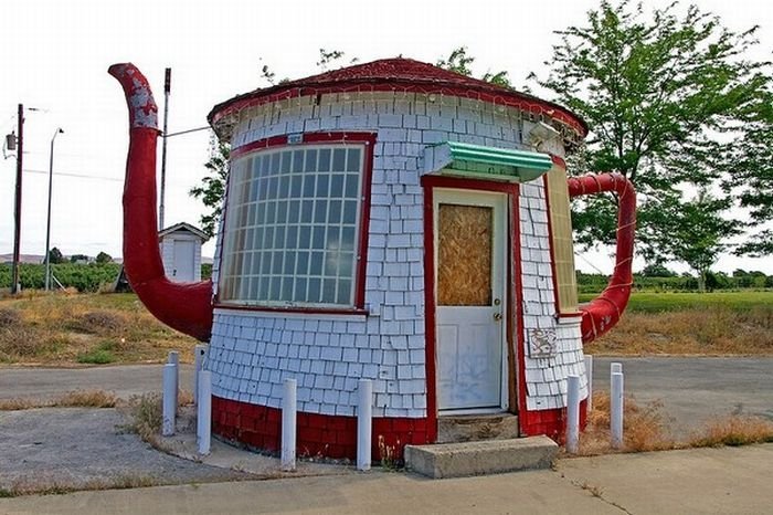 Teapot Dome Service Station, Zillah, Washington, United States