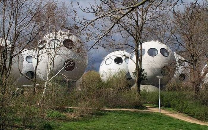 unusual buildings around the world