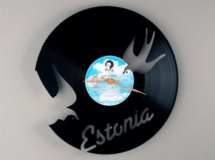 clocks made from vinyl records