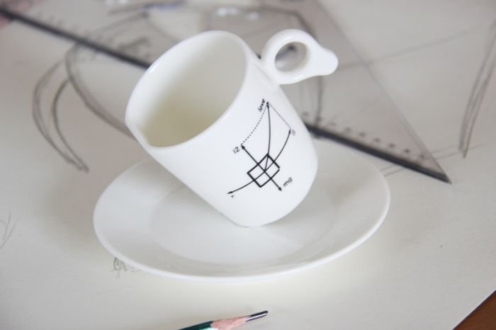 zero-gravity coffee cup