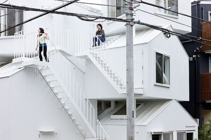 Tokyo apartment building by Iwan Baan