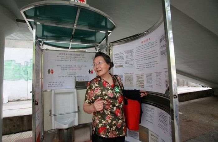 Women's standing urinals, China