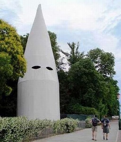 strange statues around the world