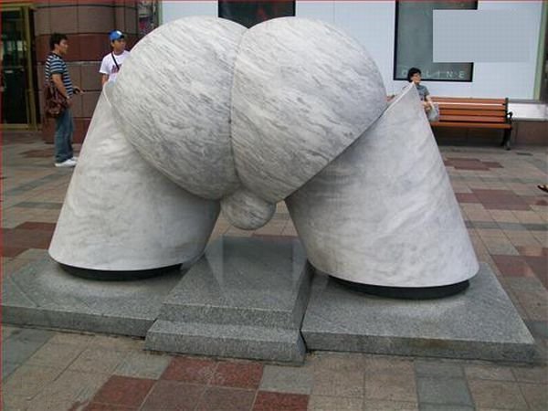 strange statues around the world