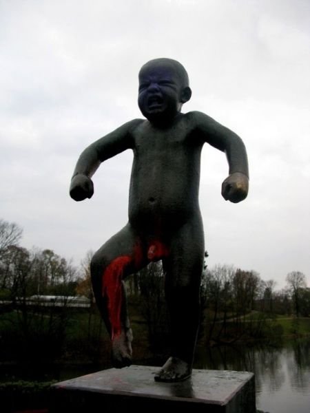 strange statues around the world