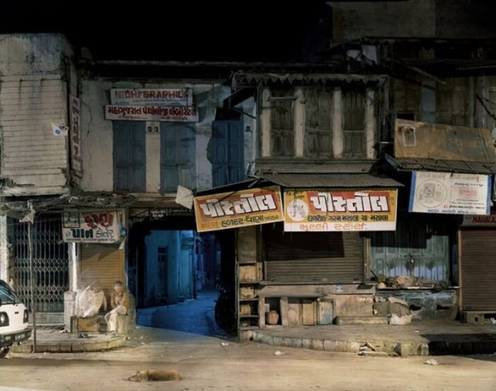 Ahmedabad, no life last night by Frédéric Delangle