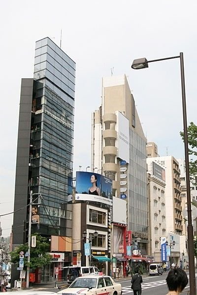 Thin house, Japan