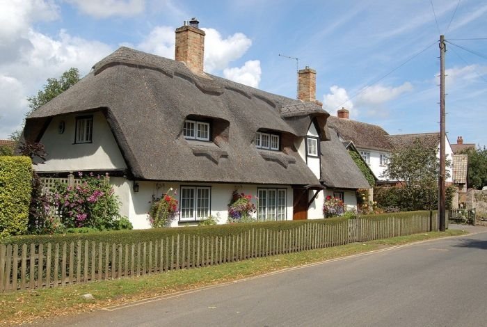 House with a beautiful thatch roof, England, United Kingdom