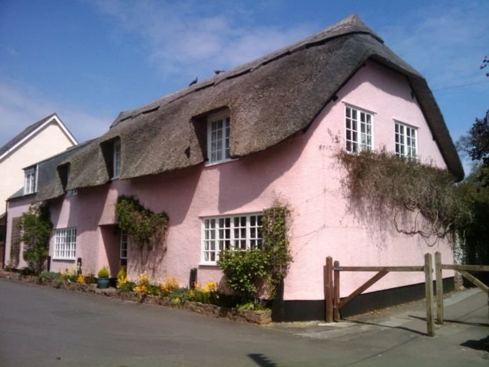 House with a beautiful thatch roof, England, United Kingdom