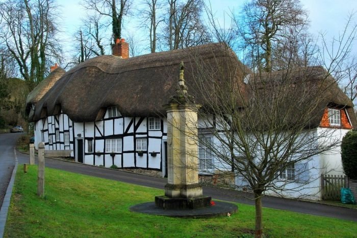 House with a beautiful thatch roof, England, United Kingdom