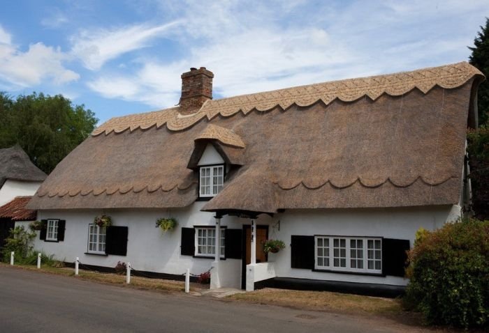 House with a beautiful thatch roof, England, United Kingdom