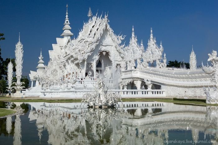 Wat Rong Khu, white temple, Chiang Rai, Thailand