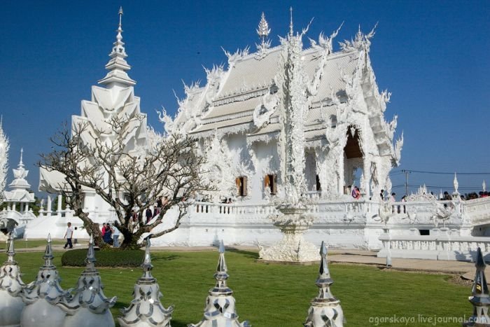 Wat Rong Khu, white temple, Chiang Rai, Thailand