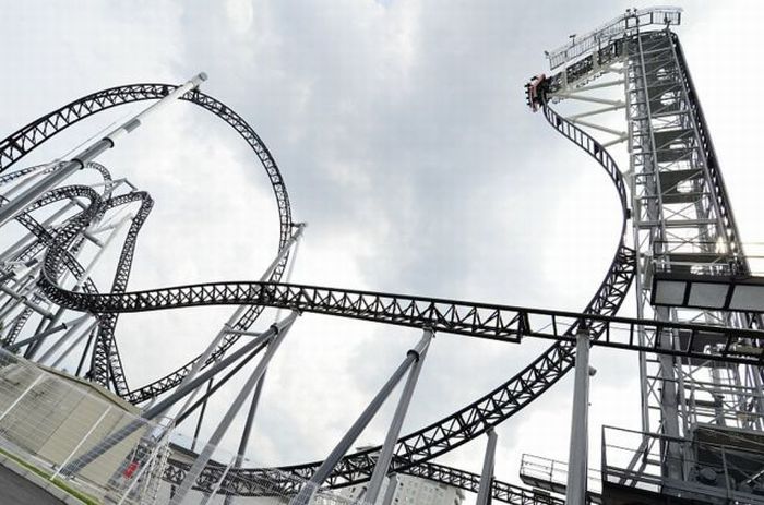 Takabisha roller coaster, Fujiyoshida, Yamanashi, Japan