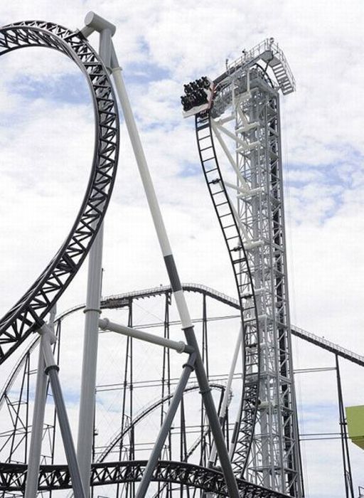 Takabisha roller coaster, Fujiyoshida, Yamanashi, Japan