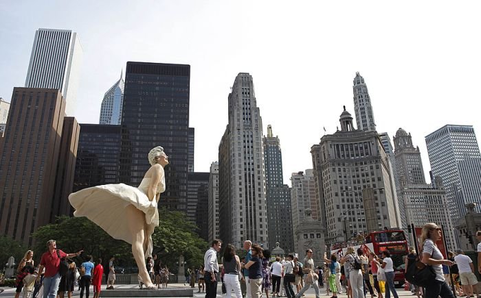 Marilyn Monroe sculpture, Chicago, United States