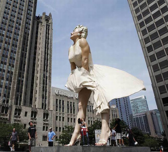 Marilyn Monroe sculpture, Chicago, United States