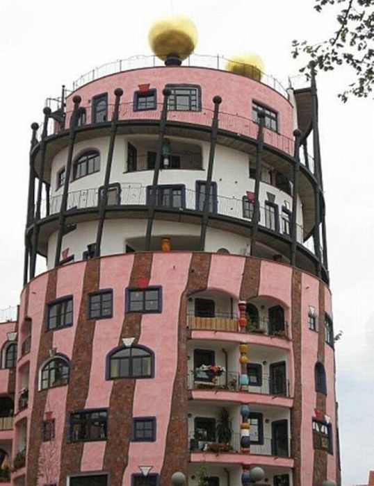 unusual buildings around the world