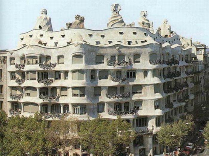 unusual buildings around the world