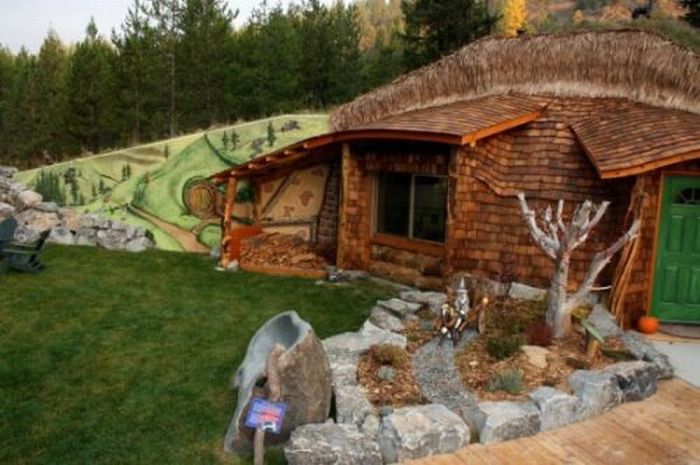 Hobbit house by Steve Michaels, Montana, United States