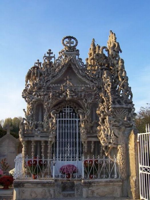 Le Palais Idéal by Ferdinand Cheval