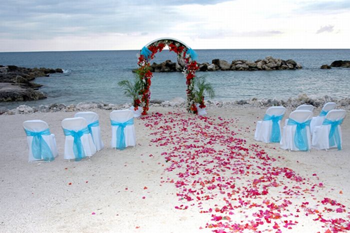 beach wedding decoration