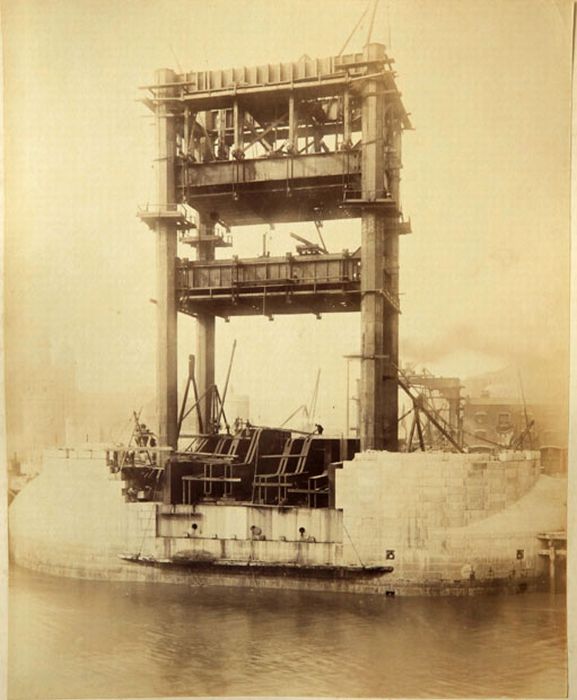 History: Construction of Tower Bridge, 1886-1894, London, England, United Kingdom