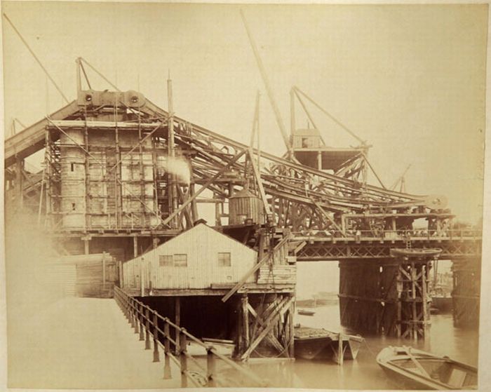 History: Construction of Tower Bridge, 1886-1894, London, England, United Kingdom