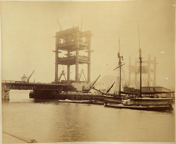 History: Construction of Tower Bridge, 1886-1894, London, England, United Kingdom