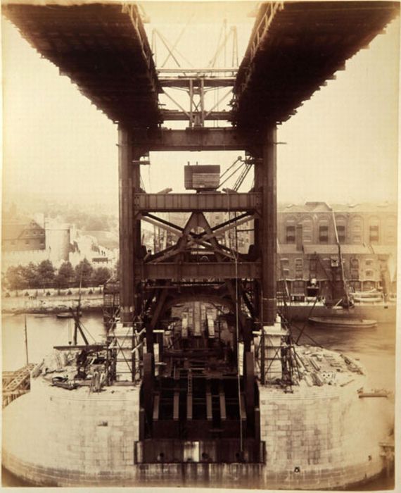 History: Construction of Tower Bridge, 1886-1894, London, England, United Kingdom