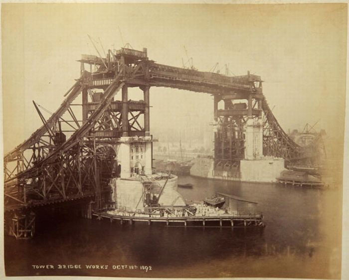 History: Construction of Tower Bridge, 1886-1894, London, England, United Kingdom