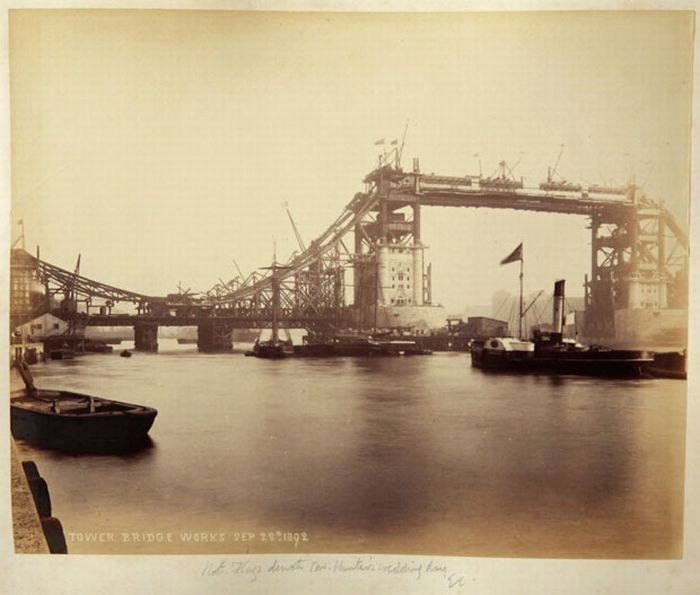 History: Construction of Tower Bridge, 1886-1894, London, England, United Kingdom