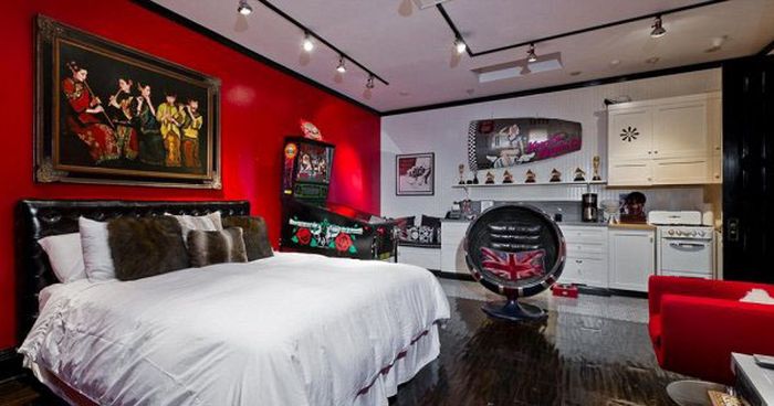 House of Christina Aguilera, Beverly Hills, California, United States