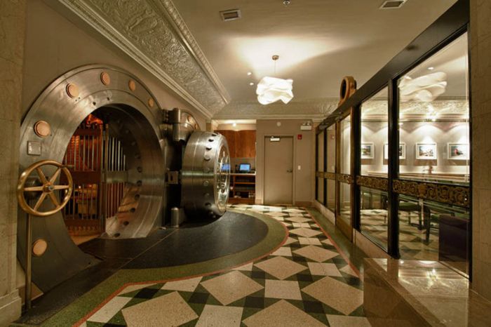 The Bedford club inside a 1920s Bank, VIP lounge, Wicker Park, Chicago, United States