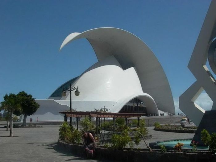 unusual buildings around the world