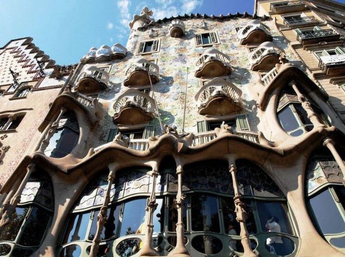 unusual buildings around the world