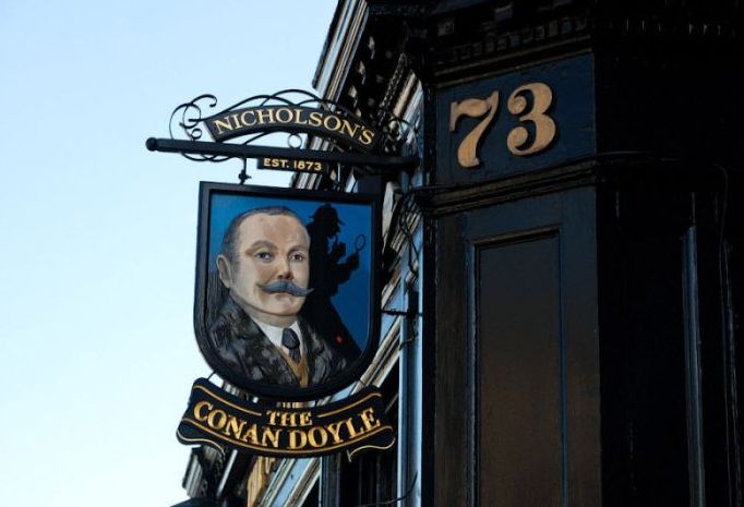 Pub signs, United Kingdom