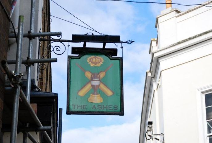 Pub signs, United Kingdom