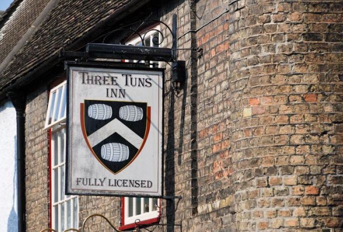 Pub signs, United Kingdom